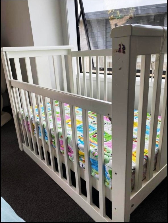 Baby crib.jpg